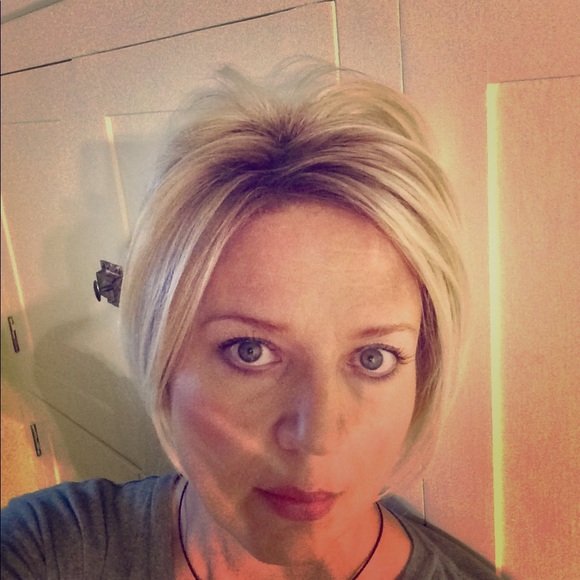 Meet your Posher, Brenna - Picture 1 of 2